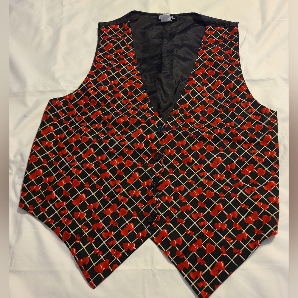 111 Main Adult  (L) Black, Red, & White Hearts Vest